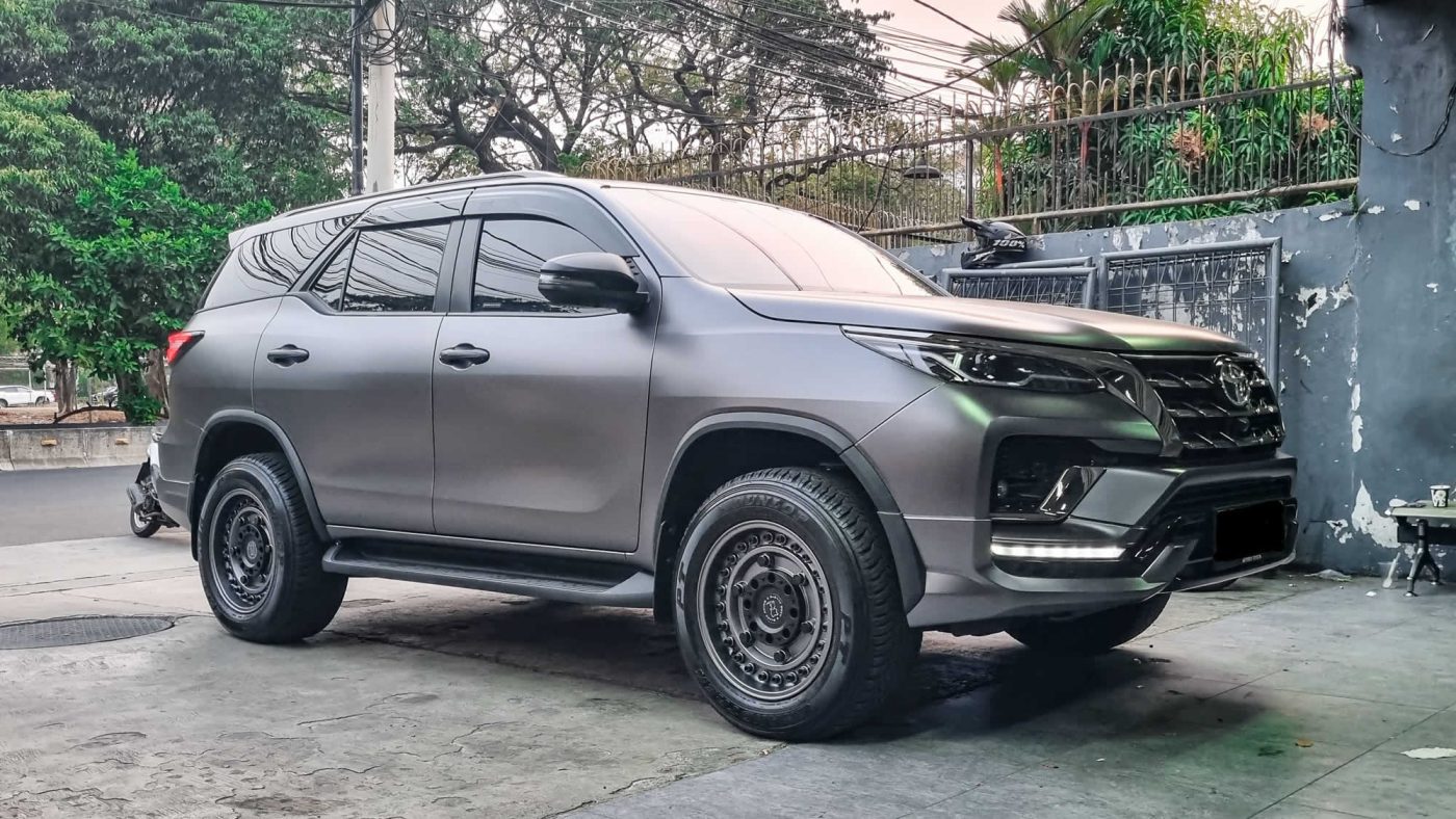 Autoplus Blackinho Armory Fortuner