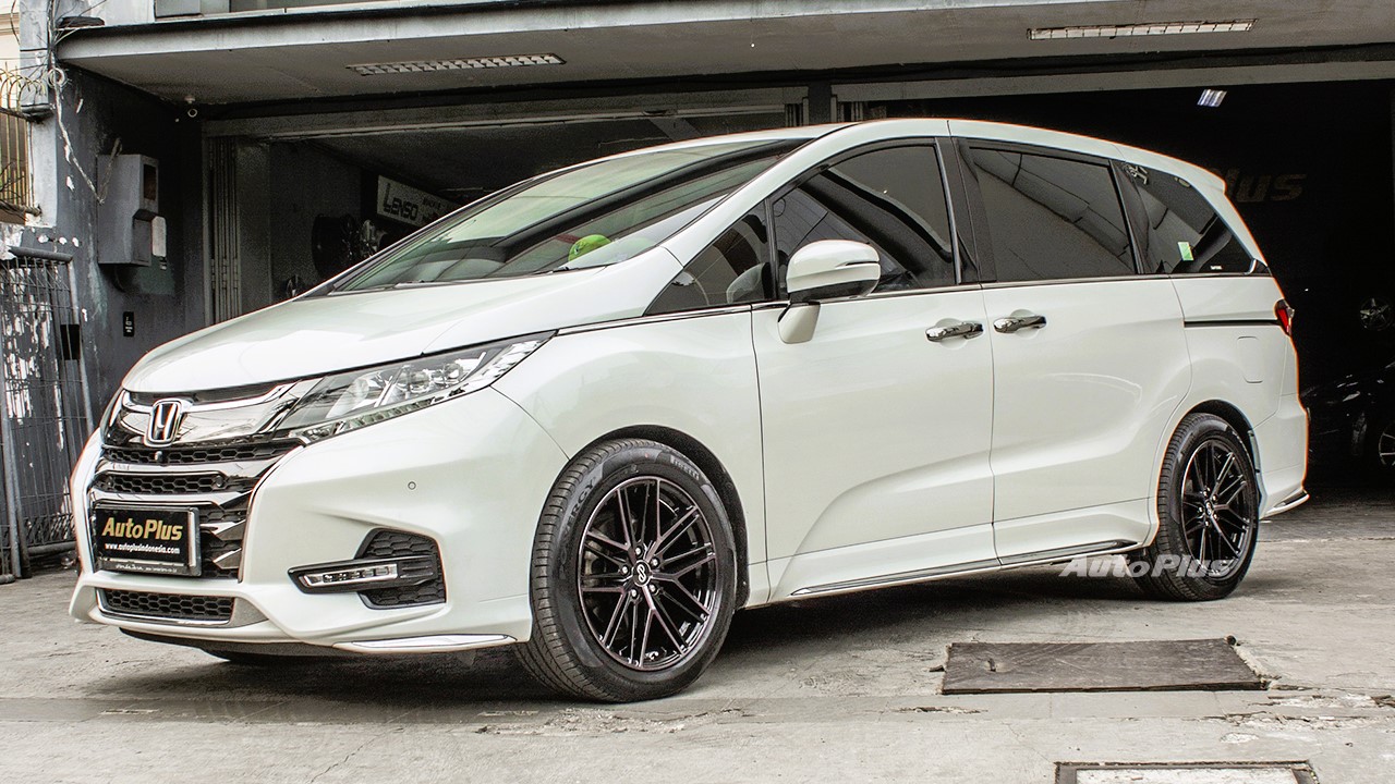 Honda Odyssey Enkei Phantom Ring 18