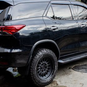Toyota Fortuner Black Rhino Barrage Ring 18 (2)