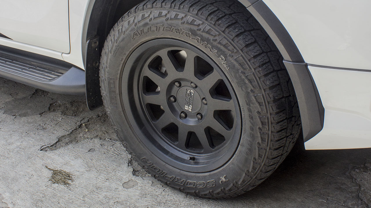 Toyota Fortuner Black Rhino Stadium Ring 18 (4)