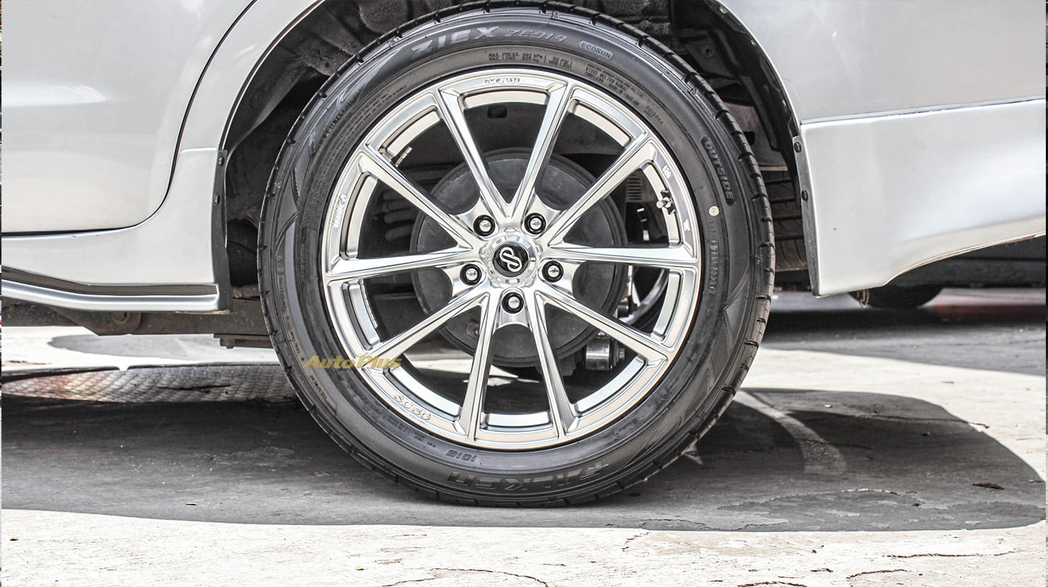 INNOVA REBORN ENKEI SC50 Ring 18 (2)