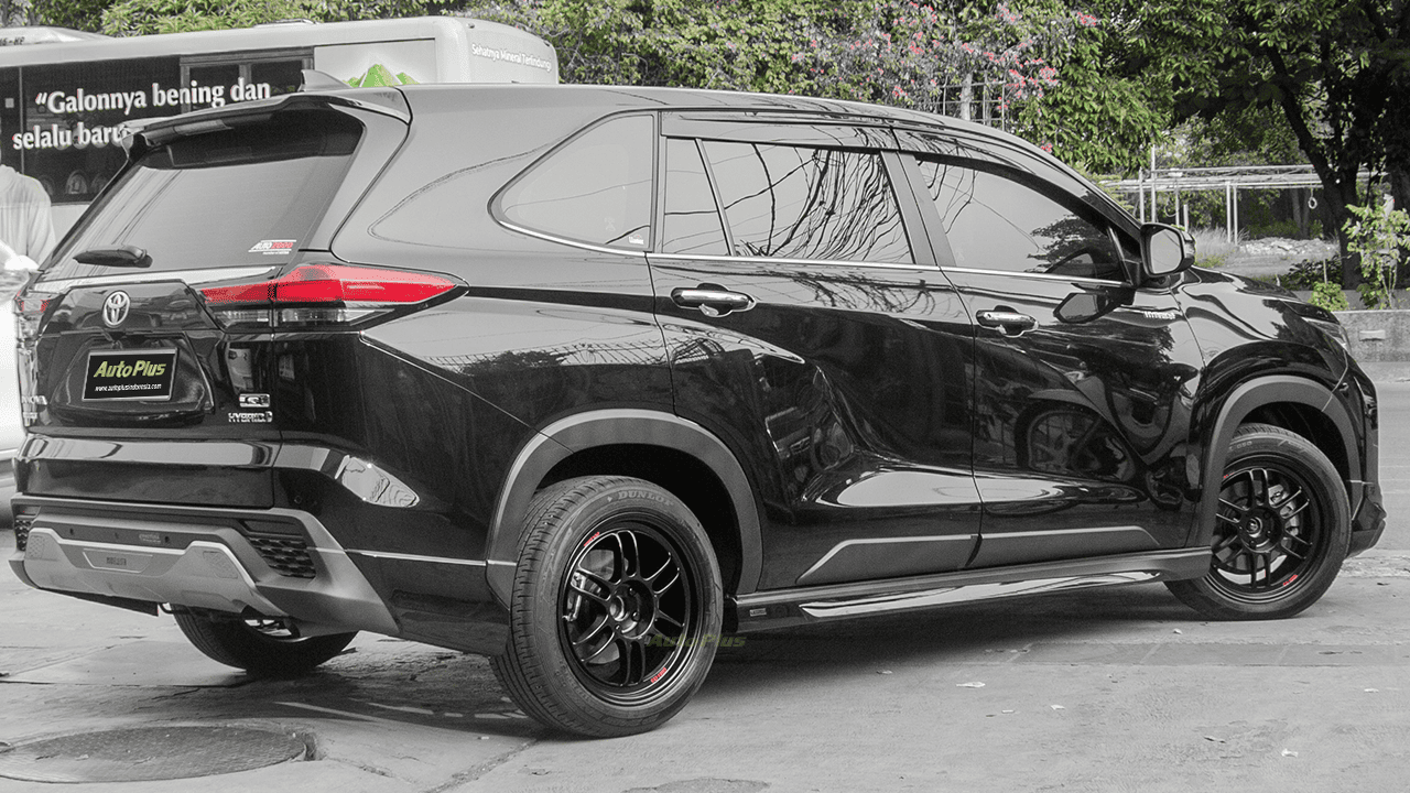 Innova Zenix Enkei RPF1 (4)
