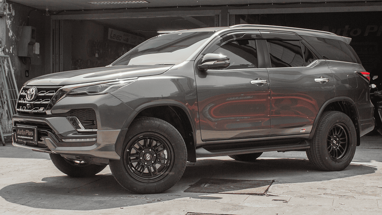 Toyota Fortuner Enkei SC59