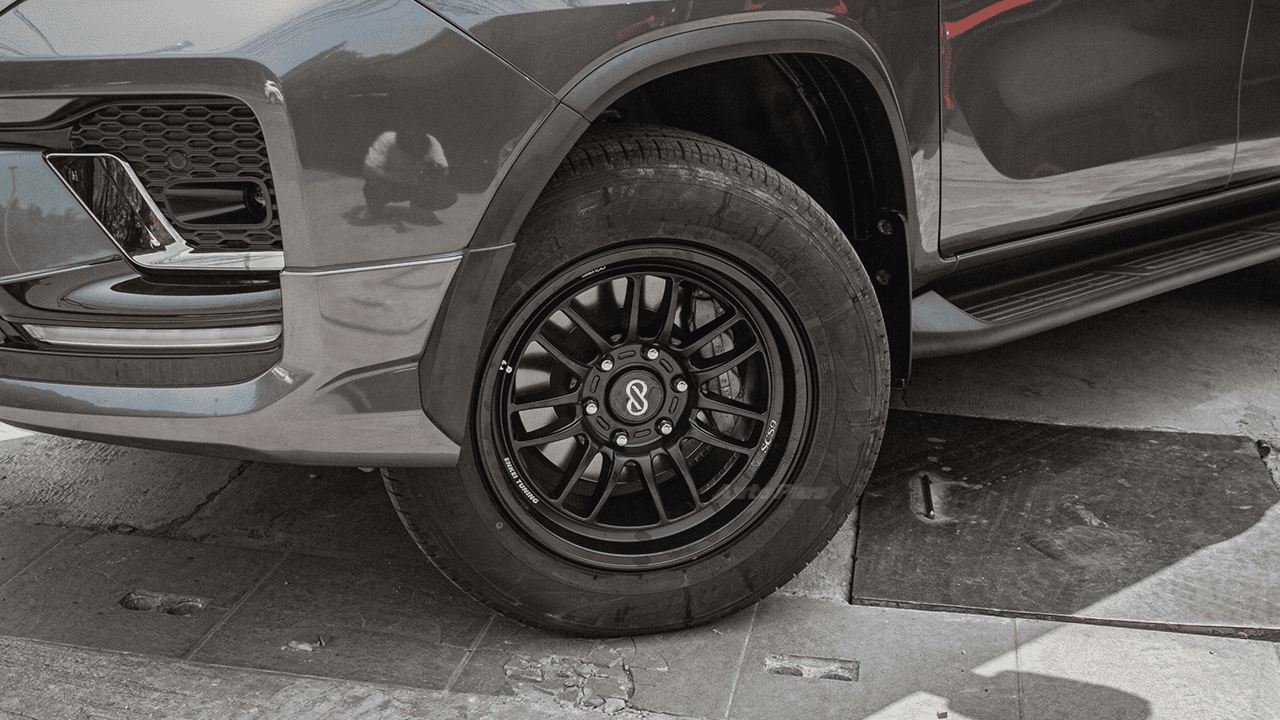 Toyota Fortuner Enkei SC59 (2)