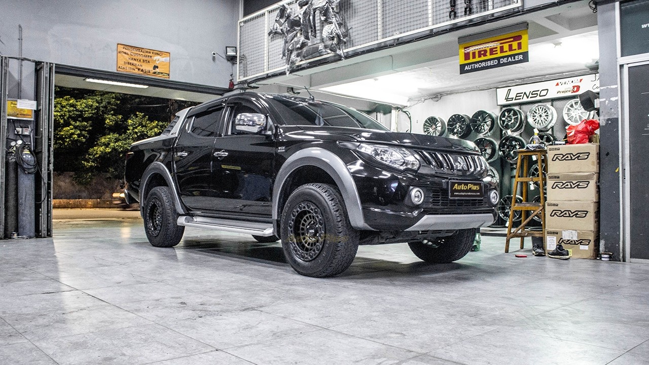 Triton Lenso MX Spider