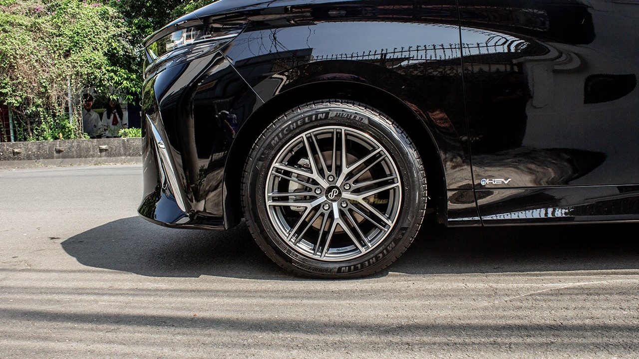 Toyota Alphard Enkei Phantom (3)