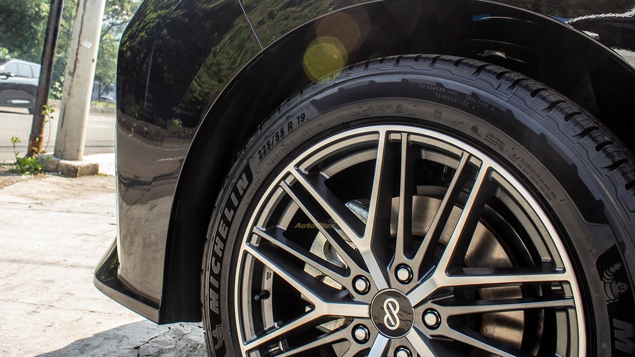 Toyota Alphard Enkei Phantom (4)