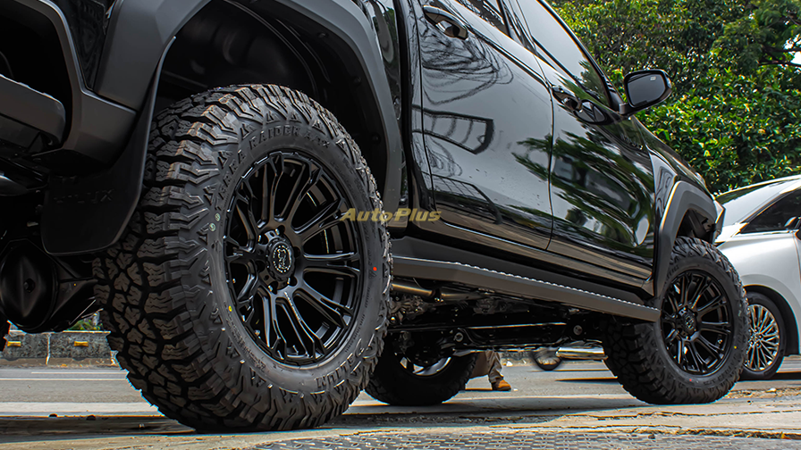 Velg Hilux Black Rhino Diamonback R18 (7)